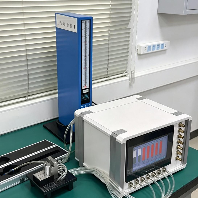 Floating-type pneumatic measuring instrument